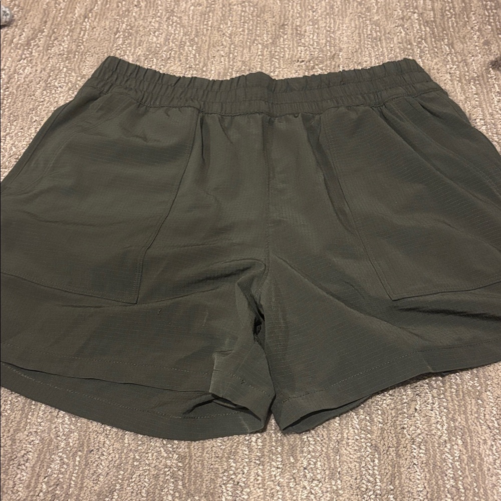 Athleta Dark Green Women's Athletic Shorts - Picture 4 of 6
